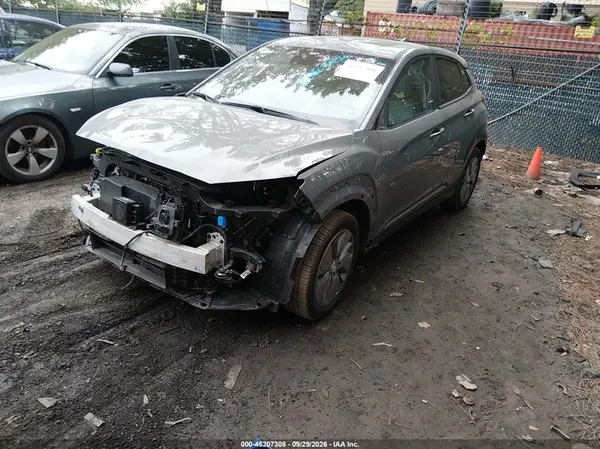 KM8K53AG4MU106856 — 2021 Hyundai Kona, фото 2 с аукциона IAAI, Передняя часть
