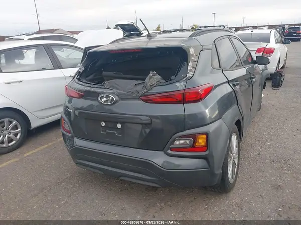 KM8K22AA6MU603857 — 2021 Hyundai Kona, фото 4 с аукциона IAAI, Передняя и задняя части