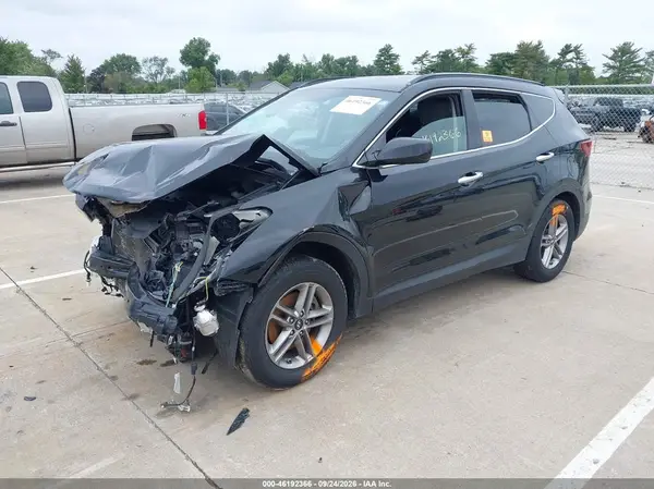 5NMZUDLB6HH028574 — 2017 Hyundai Santa FE, фото 2 с аукциона IAAI, Биологическая или химическая опасность