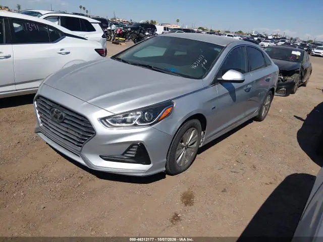 2019 Hyundai Sonata Hybrid Se VIN KMHE24L36KA084539 фото 2