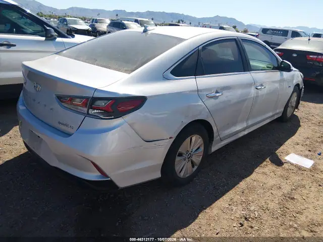 2019 Hyundai Sonata Hybrid Se VIN KMHE24L36KA084539 фото 4