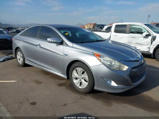 KMHEC4A48FA138227 — 2015 Hyundai Sonata Hybrid, Передняя часть слева (Left Front), фото до ремонта