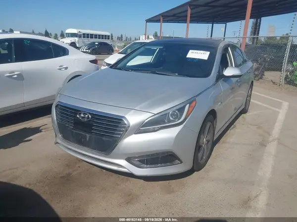 KMHE34L16HA051111 — 2017 Hyundai Sonata, фото 2 с аукциона IAAI 13.10.2026, Естественный износ