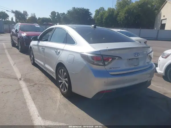KMHE34L16HA051111 — 2017 Hyundai Sonata, фото 3 с аукциона IAAI 13.10.2026, Естественный износ