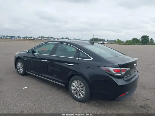 KMHE24L18HA060038 — 2017 Hyundai Sonata, фото 3 с аукциона IAAI, Левый бок