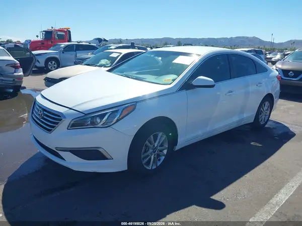 5NPE24AF0HH452359 — 2017 Hyundai Sonata, фото 2 с аукциона IAAI, Передняя часть справа