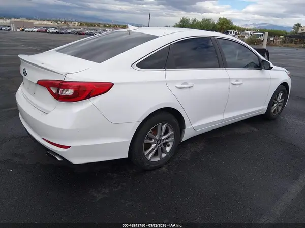 2017 HYUNDAI SONATA VIN 5NPE24AF7HH490283 фото 4