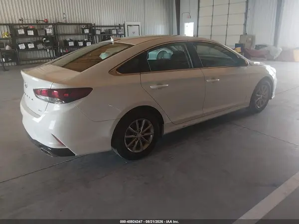 5NPE24AAXJH682226 — 2018 Hyundai Sonata, фото 4 с аукциона IAAI 07.10.2026, Естественный износ