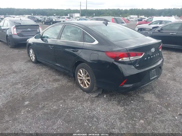 2018 HYUNDAI SONATA VIN 5NPE24AF7JH688867 фото 3