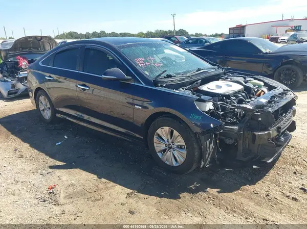 KMHE24L35KA084693 — 2019 Hyundai Sonata, Передняя часть (Front End), фото до ремонта