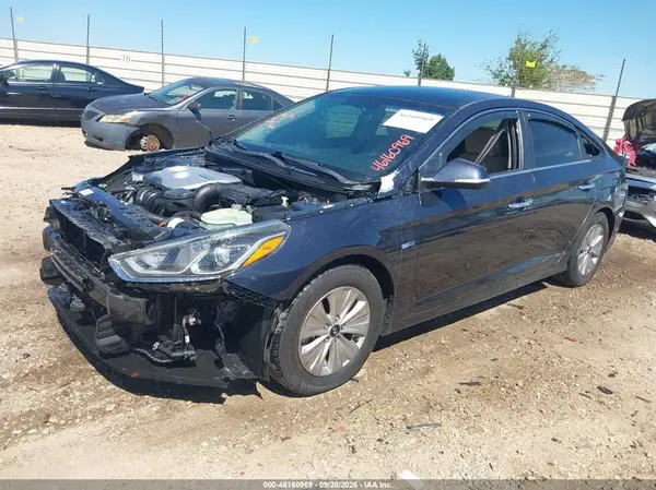 KMHE24L35KA084693 — 2019 Hyundai Sonata, фото 2 с аукциона IAAI, Передняя часть
