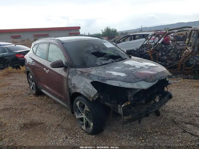 KM8J33A20HU335983 — 2017 Hyundai Tucson Limited, Пожар двигателя (Engine Burn), фото до ремонта