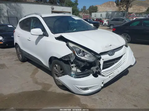 KM8JU3AG9EU794174 — 2014 Hyundai Tucson SE, Передняя часть (Front End), фото до ремонта