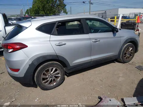 2016 Hyundai TUCSON SE VIN KM8J33A47GU145789 фото 4