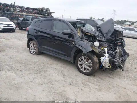 KM8J23A43KU002558 — 2019 Hyundai Tucson SE, Передняя часть (Front End), фото до ремонта