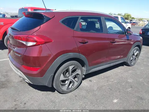 2017 Hyundai Tucson Sport VIN KM8J33A29HU378704 фото 4