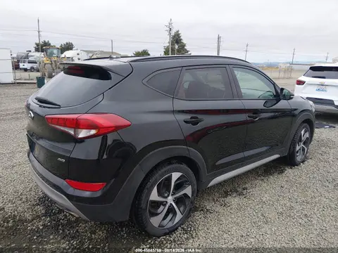 2017 Hyundai Tucson Value VIN KM8J3CA26HU571179 фото 4