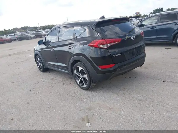KM8J33A2XGU047905 — 2016 Hyundai Tucson, фото 3 с аукциона IAAI 14.10.2026, Естественный износ
