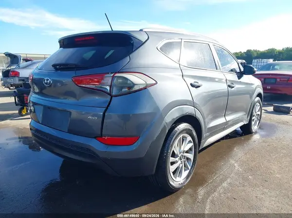2017 HYUNDAI TUCSON VIN KM8J3CA47HU302917 фото 4
