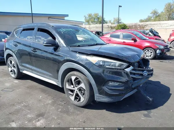 KM8J33A20HU569623 — 2017 Hyundai Tucson, Передняя часть (Front End), фото до ремонта