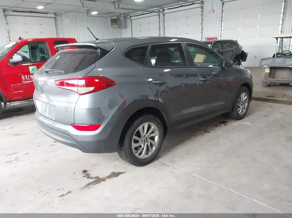 KM8J2CA49JU654986 — 2018 Hyundai Tucson, фото 4 с аукциона IAAI 06.10.2026, Естественный износ