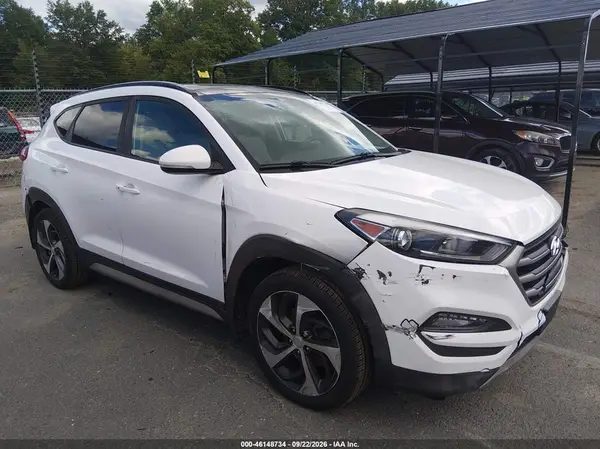 KM8J3CA24JU725619 — 2018 Hyundai Tucson, Передняя и задняя части (Front & Rear), фото до ремонта