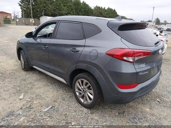 KM8J3CA40JU708611 — 2018 Hyundai Tucson, фото 3 с аукциона IAAI 10.10.2026, Естественный износ