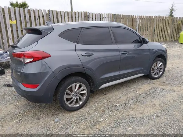 KM8J3CA40JU708611 — 2018 Hyundai Tucson, фото 4 с аукциона IAAI 10.10.2026, Естественный износ