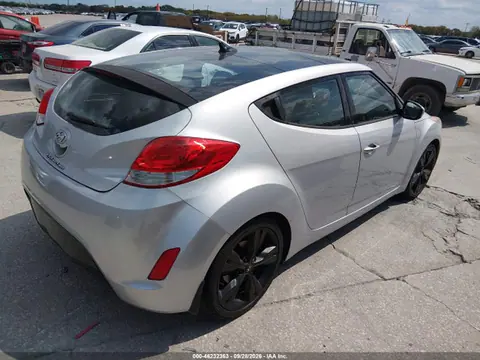 2017 Hyundai Veloster Value Edition VIN KMHTC6ADXHU319608 фото 4