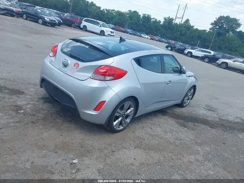 2016 Hyundai Veloster VIN KMHTC6ADXGU296782 фото 4