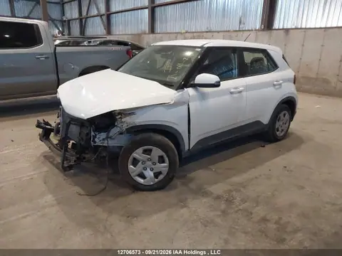 2025 Hyundai Venue Essential VIN KMHRB8A37SU385265 фото 2