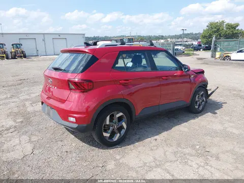 2022 Hyundai Venue Limited VIN KMHRC8A3XNU152725 фото 4