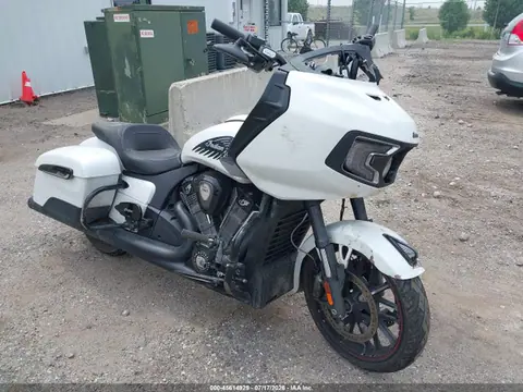 56KLCDRR8L3391554 — 2020 Indian Motorcycle Co. Challenger Dark Horse, Передняя часть (Front End), фото до ремонта