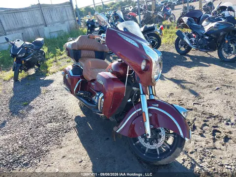 56KTRABB6L3388906 — 2020 Indian Motorcycle Co. Roadmaster, Передняя часть (Front), фото до ремонта