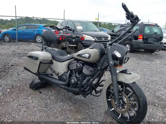 56KTJDBB4P3423540 — 2023 Indian Motorcycle Co. Springfield Dark Horse, Передняя часть (Front End), фото до ремонта