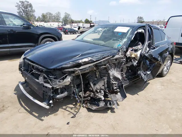 JN1CV7AP8HM641360 — 2017 Infiniti Q50 2.0T Base, фото 2 с аукциона IAAI 14.10.2026, Левый бок