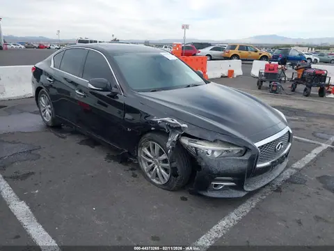 JN1BV7APXFM357608 — 2015 Infiniti Q50 Premium, Передняя часть справа (Right Front), фото до ремонта