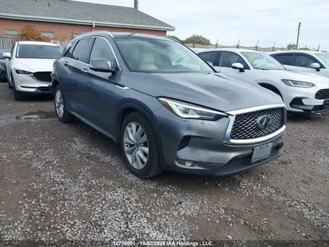 3PCAJ5M37KF122037 — 2019 Infiniti QX50 Essential/Pure, Град (Hail), фото до ремонта