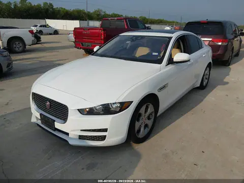 2018 Jaguar Xe 25t VIN SAJAR4FX9JCP27838 фото 2