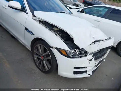 SAJAK4FN1JCP26573 — 2018 Jaguar Xe Prestige, Передняя часть (Front), фото до ремонта