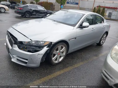 2018 Jaguar XE VIN SAJAK4FX9JCP40559 фото 2