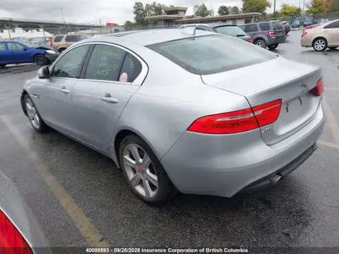 2018 Jaguar XE VIN SAJAK4FX9JCP40559 фото 3