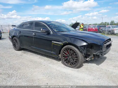 SAJXJ2GD8K8W20536 — 2019 Jaguar XJ, Передняя часть, фото до ремонта