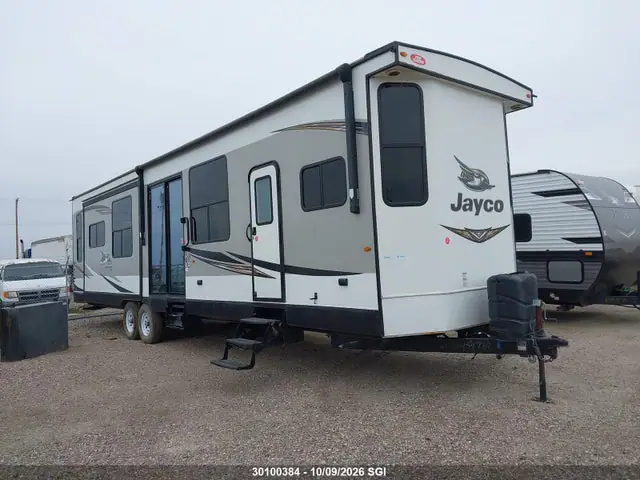1UJBJ0BV7K11J0118 — 2019 Jayco Bungalow 40RLTS, Биологическая или химическая опасность (Bio Hazard), фото до ремонта