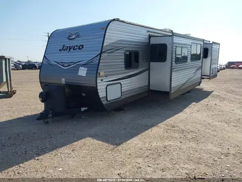 2020 Jayco Jay Flight 40' Travel Trailer VIN 1UJBJ0BV2L1T60142 фото 2
