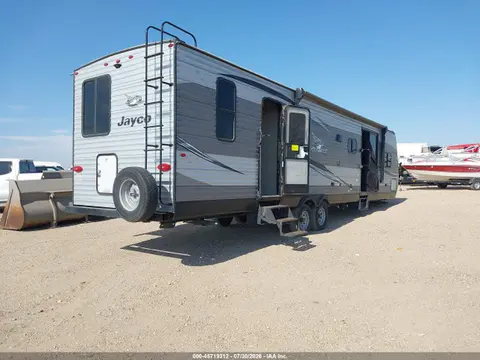 2020 Jayco Jay Flight 40' Travel Trailer VIN 1UJBJ0BV2L1T60142 фото 4
