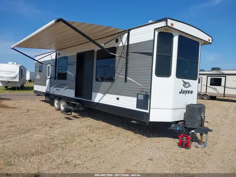 1UJBJ0BV0H11F0058 — 2017 Jayco Other, Повреждение штормом (Storm Damage), фото до ремонта