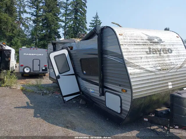 1UJBJ0BN6M75R0233 — 2021 Jayco Other, Повреждение штормом (Storm Damage), фото до ремонта