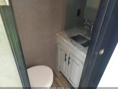 2021 Jayco Other VIN 1UJCJ0BV7M1LF0305 фото 13