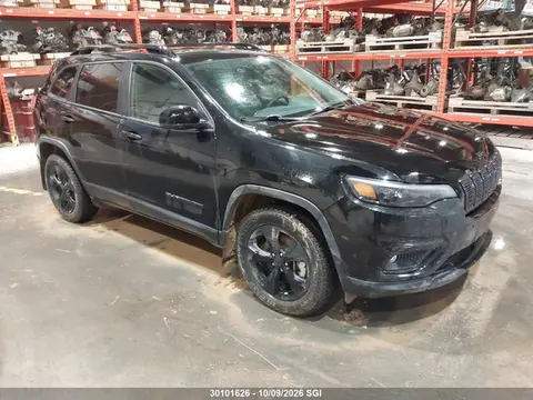 1C4PJMMB5PD113511 — 2023 Jeep Cherokee Altitude Lux, Передняя часть слева (Left Front), фото до ремонта